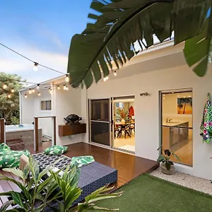 Slice Of Heaven By The Sea! Holiday home