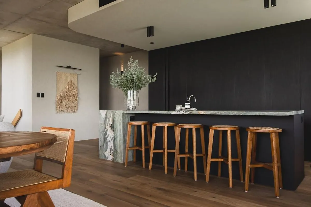Apartment Nacre Curated Luxury - Steps To The Beach - Heated Pool Marcoola
